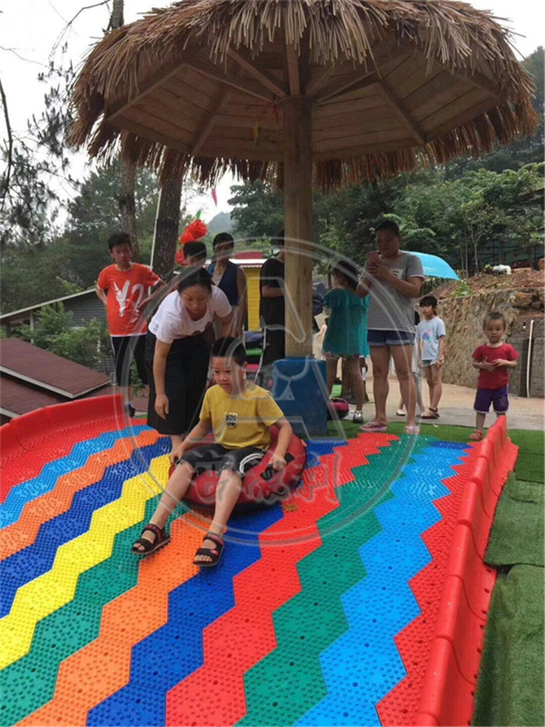 �ʺ绬������ѩ������