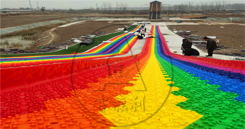 �ʺ绬������ѩ������