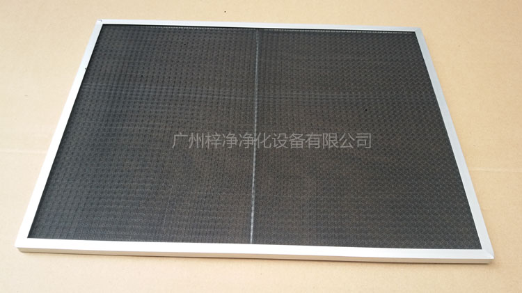 尼龍網(wǎng)初效過(guò)濾器骨架采用直徑為6mm的鐵絲焊接處理,目的防止過(guò)濾器變形。